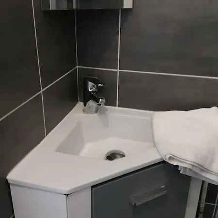 Le Championnet Parking Prive *